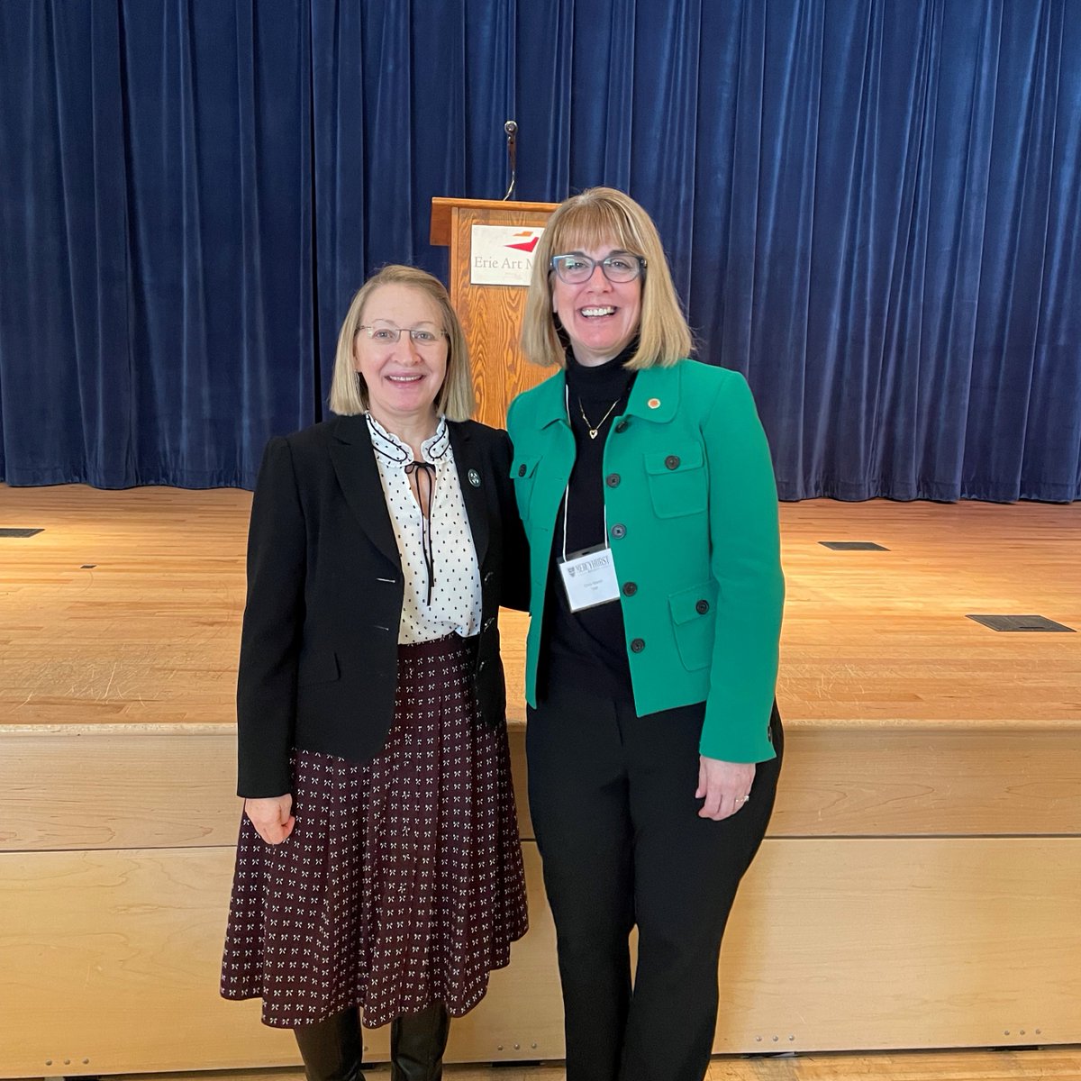 HurstAlumni's tweet photo. A few weeks ago, Mercyhurst alumni who work at Erie Insurance gathered for a luncheon! We heard from both President Getz and Chris Marsh ’88, Chief Diversity and Community Development Office at ERIE.
#MercyhurstAlumni #ErieInsurance https://t.co/HVbotsjSs6