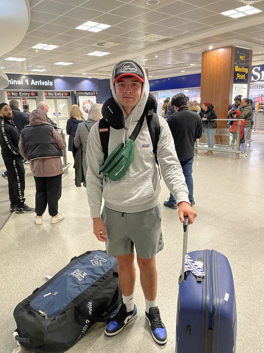 AndrewW728's tweet photo. @natwalker_ is back after a fantastic six months in New Zealand. Great to have you back son. https://t.co/pA2pTp7x7l