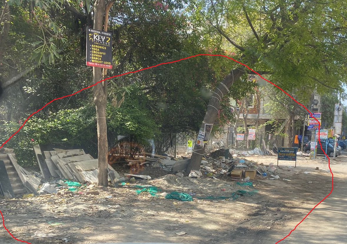 modikedeewane11's tweet photo. Unauthorised amalgamation &amp; Chacha extn. Of two 60sq mtr plot 181-182 &amp; 183-184 Pkt 12 Sec-24 Rohini. No building By-Laws plan approved by @MCD_Delhi. Boring water pump,marble waste,sever blockage producing pollution nearby. Plz take action @CPCB_OFFICIAL @LtGovDelhi @DmcNarela https://t.co/RUeYjKgzl6