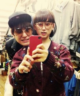 KoKyungpyoBR's tweet photo. 🥳 Happy Hyeyoung Day
Hoje é dia da nossa #RyuHyeYoung, melhor amiga do Ko Kyung Pyo nos tempos da faculdade e nossa amada Sung Bora 💜 Ela merece o mundo todinho e estamos sempre aqui torcendo por ela 🎂💜
#happyhyeyoungday #Sunbora #KoKyungPyo #고경표 #류혜영 #Reply1988 https://t.co/ylRoh9kLLY