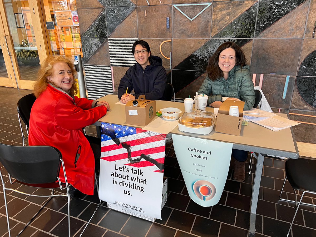 The #CurePDX project had another great empathy booth last weekend, with deep conversations on #polarization, #politicalviolence & #extremism. Thanks Beaverton library for hosting! #combathate