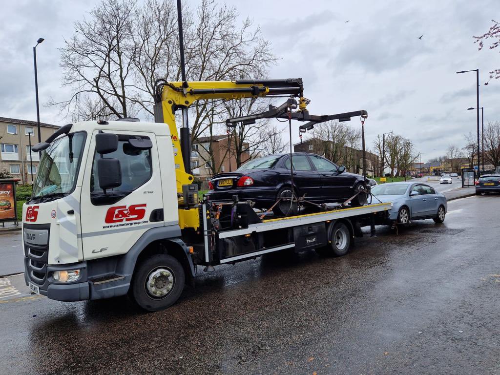 MPSRTPC's tweet photo. North Area Safer Transport Team were out today working in partnership with North Area BCU AND TFL for #OPCUBO Vehicles were reported for No insurance, not wearing seatbelts and failing to stop for police. https://t.co/js5v84T3MB