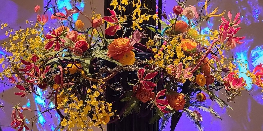 hh_arch's tweet photo. We were thrilled to learn that our sponsored floral installation by @jduffbarnes won the Designer's Choice Award at @ncartmuseum Art in Bloom 2023. The dynamic arrangement was inspired by the multimedia exhibit created by @mikaelowunna #HH_InTheCommunity #NCMAbloom #PNCArtInBloom https://t.co/WHNRpvpXWM