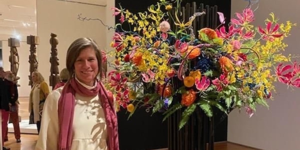 hh_arch's tweet photo. We were thrilled to learn that our sponsored floral installation by @jduffbarnes won the Designer's Choice Award at @ncartmuseum Art in Bloom 2023. The dynamic arrangement was inspired by the multimedia exhibit created by @mikaelowunna #HH_InTheCommunity #NCMAbloom #PNCArtInBloom https://t.co/WHNRpvpXWM
