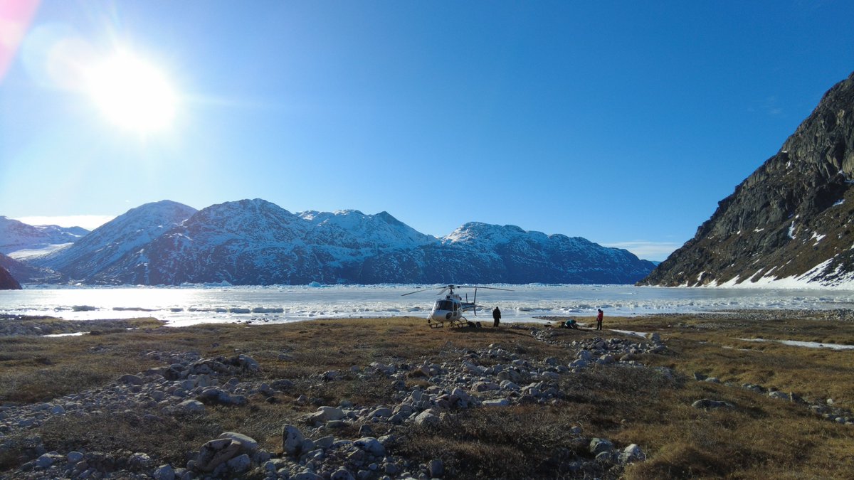 Yesterday was our last day of measurements and the day included this spectacular fjord view. While getting the drone ready to measure the water in the fjord, we spotted several seals. #GEUS <a href="/VILLUMscience/">Science at VILLUM</a> #Greenland #WomenInScience