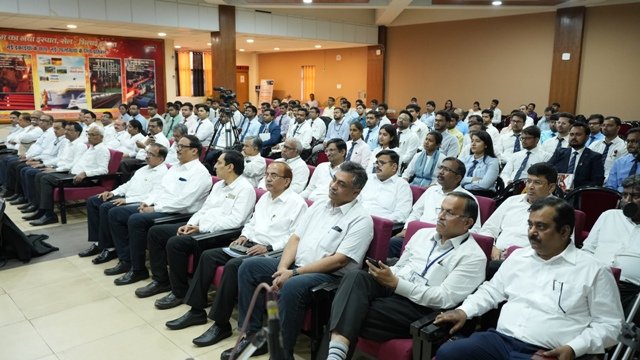SAILranchi's tweet photo. Chairman SAIL Smt Soma Mandal in presence of SAIL board members and senior executives, virtually inaugurated the 10days Central Induction Prog for 59 newly recruited Management Trainees on 28th March 2023 at BSP, Bhilai  in association with MTI,Ranchi. https://t.co/JM5iMOrNpv