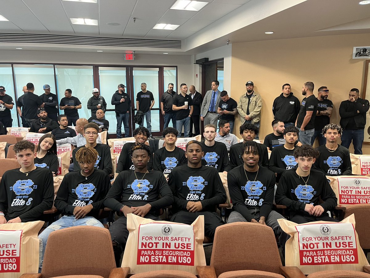 Chapin Boys Basketball (@chapinboysbball) on Twitter photo Your huskies are getting recognized today at city hall for their elite 8 run and their accomplishments this year!!
#ACC
<a href="/coachlewis40/">Rodney Lewis</a>
<a href="/EPISDathletics/">EPISD ATHLETICS</a> Your huskies are getting recognized today at city hall for their elite 8 run and their accomplishments this year!!
#ACC
<a href="/coachlewis40/">Rodney Lewis</a>
<a href="/EPISDathletics/">EPISD ATHLETICS</a>