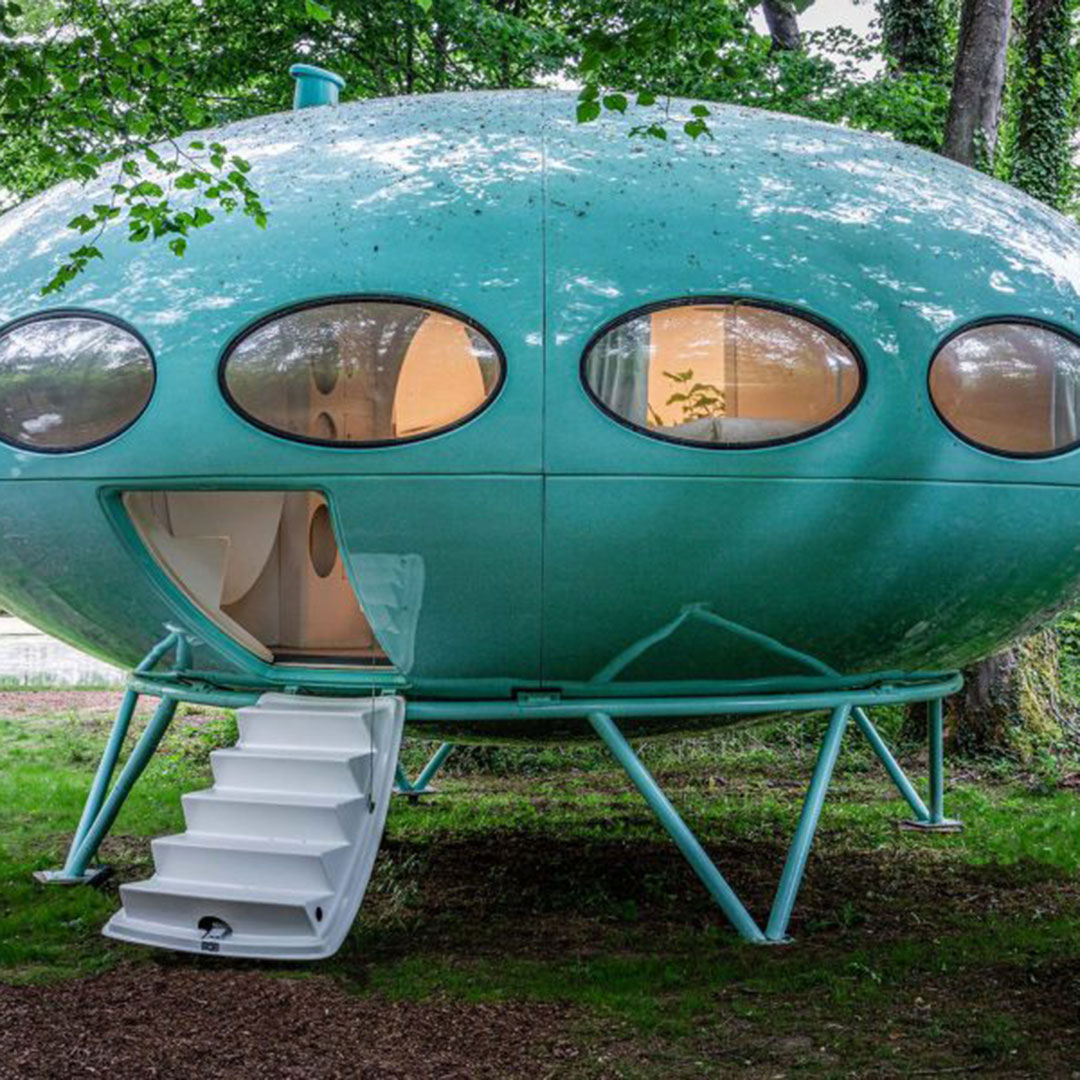 schoenhaesslich's tweet photo. Es wurden kleine grüne Männchen gesichtet, die mit schicken Futuro Houses auf der Erde gelandet sind und jetzt ihren Tiny-House-Lifestyle leben.

📝 Autor: Kean
📷 Foto: © https://t.co/Zr4y6dd2MF
🍰 Link: https://t.co/8dVamBQmzA https://t.co/Hv91G602Xx