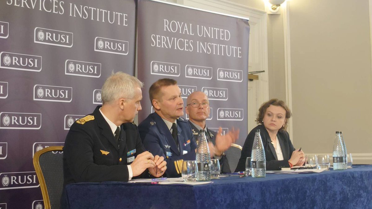 jpkerkko's tweet photo. #RUSI #CombatAir seminaarissa toimme pohjoismaista näkökulmaa #SWEAF ja #NOAF komentajien kanssa. Paneelissa moderaattorina #NOAF Lt col Henriksen ja asiantuntijana Dr Fedorchak ja Maj gen Wikman https://t.co/CCEUmychpU
