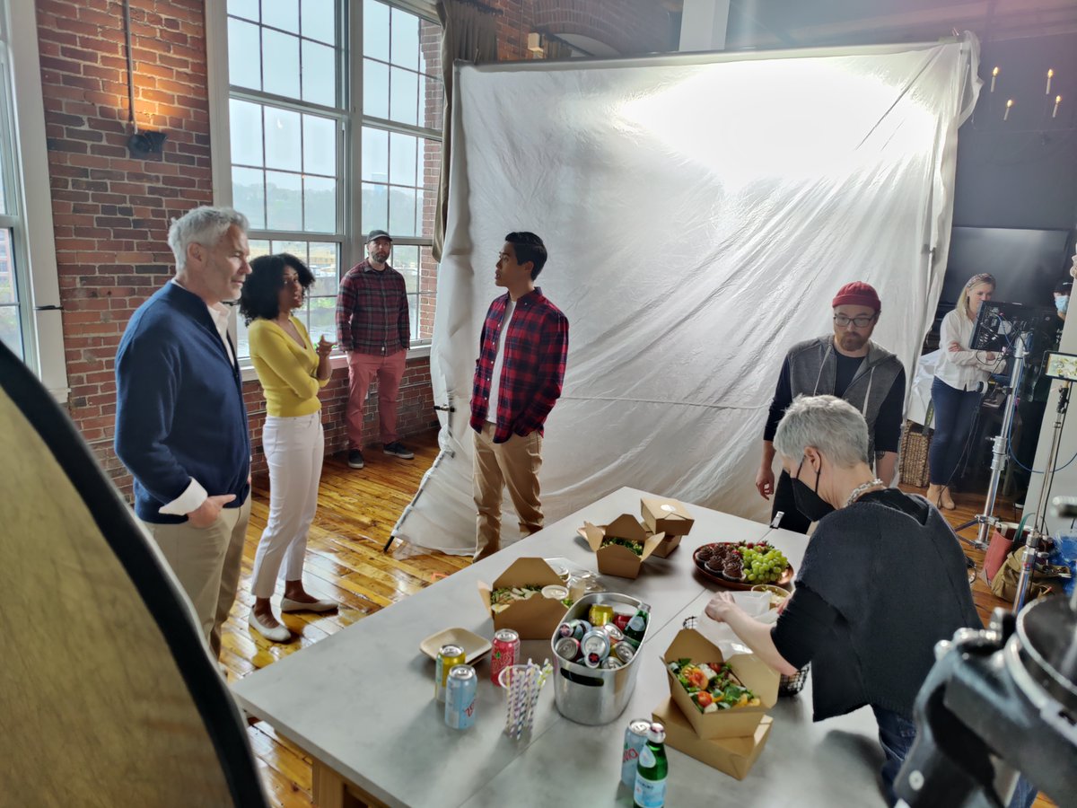 HawkeVideo's tweet image. After COVID, companies are once again using their own internal video teams and studios. While self-sufficient, teams often work with outside companies like us.

ezCater example Dir. Kevin Budzynski:
ezcater.hawke.tv

NYT Article
nytimes.hawke.tv