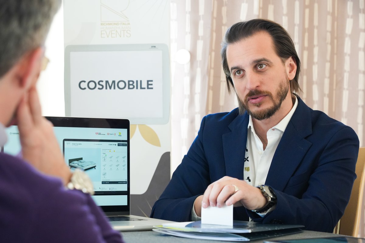 Cosmobile's tweet photo. Business, incontri, opportunità🔥
GRAZIE ai clienti, prospect, partner che abbiamo incontrato in questi 3 giorni di Richmond E-commerce Forum Spring.

Non sei riuscito a passare? Contattaci! 
👉 https://t.co/7UxM1z55v3
#ecommerce #ecommercebusiness #cosmobile @RichmondItalia https://t.co/slkiR9NhYK