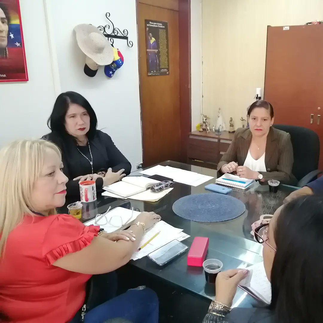 NorisSotoF's tweet photo. 28M en compañía de las Directoras de línea de Educ. Especial con el fin de debatir junto a la D.G de Registro y Control Académico Yunis Hernández herramientas que nos permitan Avanzar por una Educ de Calidad para Nuestros Niños y Niñas de la Patria
@NicolasMaduro
@_LaAvanzadora https://t.co/Hgy0uWe6z1