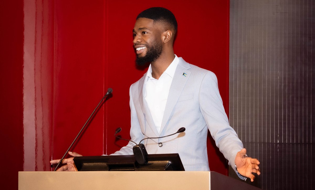 bahamaslondonhc's tweet photo. Minister's lecture was overwhelmingly attended by our students and the wider diaspora, members of the diplomatic corps of both The Bahamas, CARICOM, and The Commonwealth. (2/3) https://t.co/8gRJTOJ1XZ
