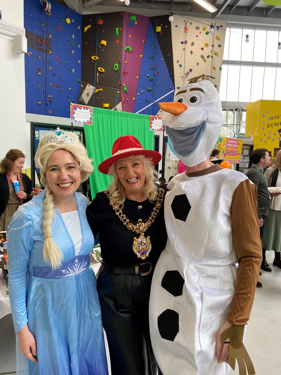 MCR_Charity's tweet photo. Thrilled to add some Frozen sparkle at this heartwarming event! The team went down a storm!! A joyous day ❤️🐝 #bucketlist https://t.co/BIJdFCsOVD