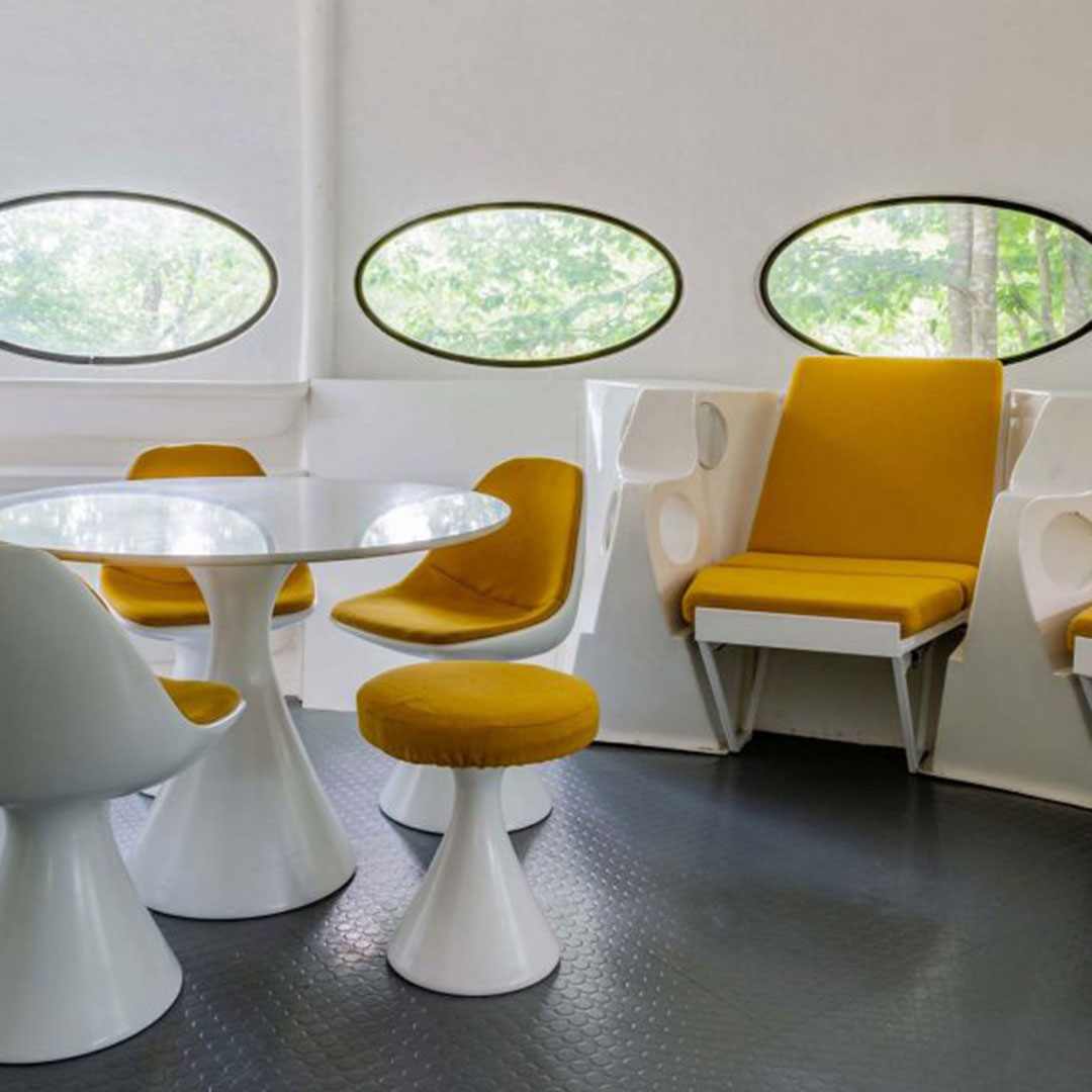 schoenhaesslich's tweet photo. Es wurden kleine grüne Männchen gesichtet, die mit schicken Futuro Houses auf der Erde gelandet sind und jetzt ihren Tiny-House-Lifestyle leben.

📝 Autor: Kean
📷 Foto: © https://t.co/Zr4y6dd2MF
🍰 Link: https://t.co/8dVamBQmzA https://t.co/Hv91G602Xx
