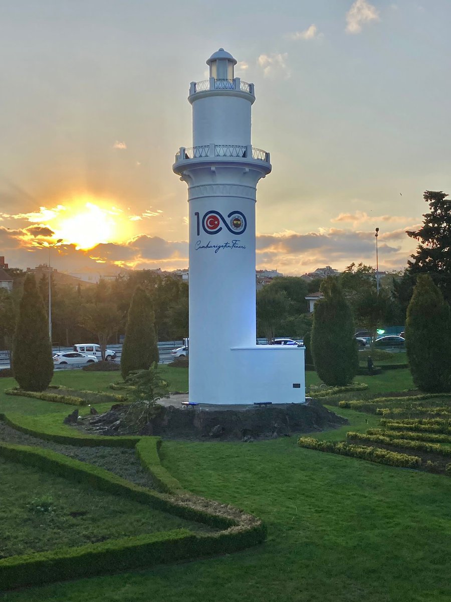 Fenerbahçe isminin adını aldığı ve simgesi olan, Fenerimize 100. Yıl logomuzu uygulamanın eşsiz tarifi ve gururunu yaşıyorum. Herkese nasip olmayacak bu iş , hayatım boyunca unutamayacağım en güzel deneyim olacak. <a href="/Fenerbahce/">Fenerbahçe SK</a>  <a href="/12numaraorg/">12 No</a>