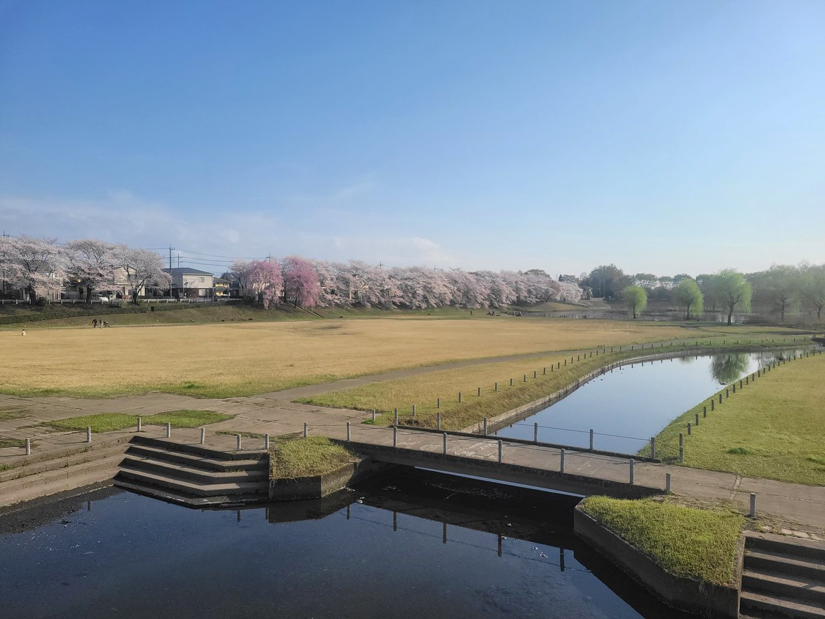 インスタのストーリーズに載せた今日の景色を添えて、
今日にサヨナラしましょう。
お疲れ様でした。