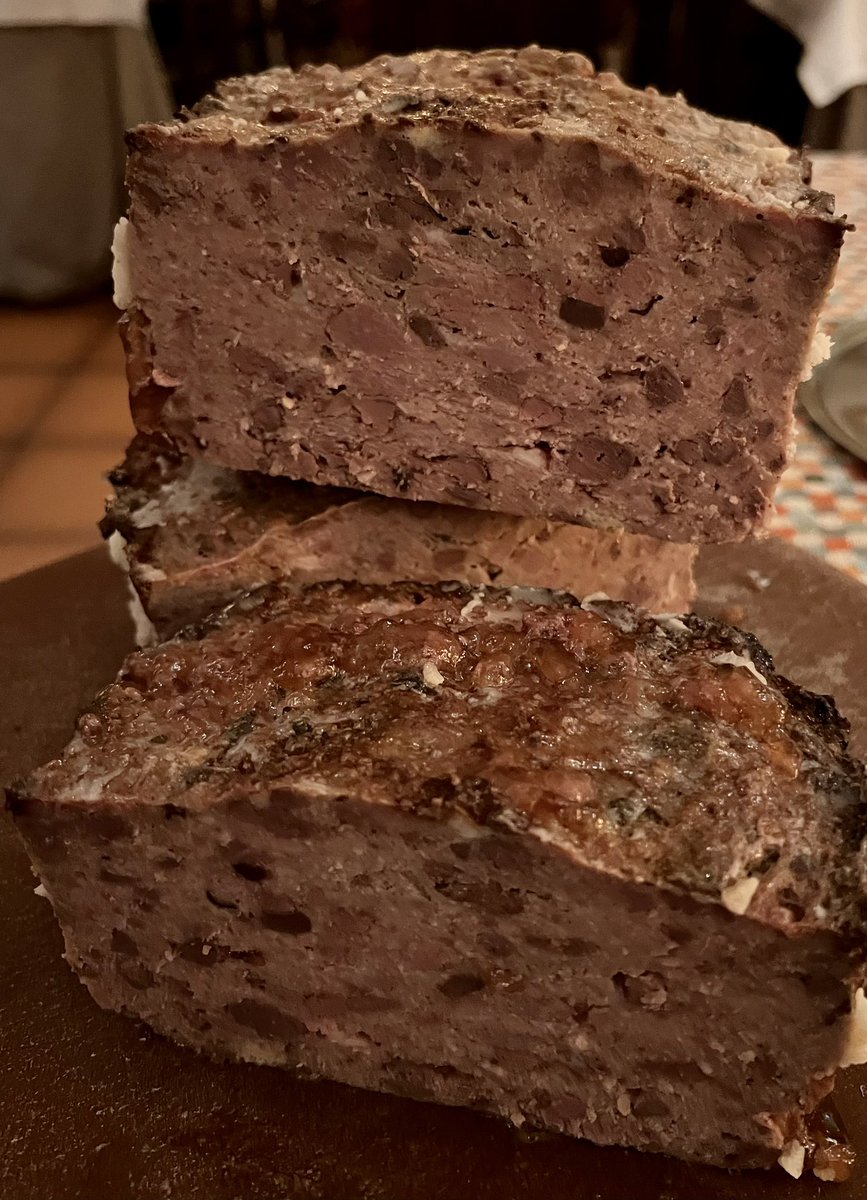 laEsquina2's tweet photo. Hola! 👨🏼‍🍳 Aquí os dejamos con nuestra Terrine de Canard au poivre vert 😋👨🏼‍🍳 ¡Feliz tardes! 😊👋🏻 @laesquinadelreal #terrine #canard #terrinedecanard #poivrevert #restaurant #bistro #laesquinadelreal #madrid #operademadrid #madriddelosaustrias #turismomadrid #gastronomia https://t.co/QcDA3UOCP1