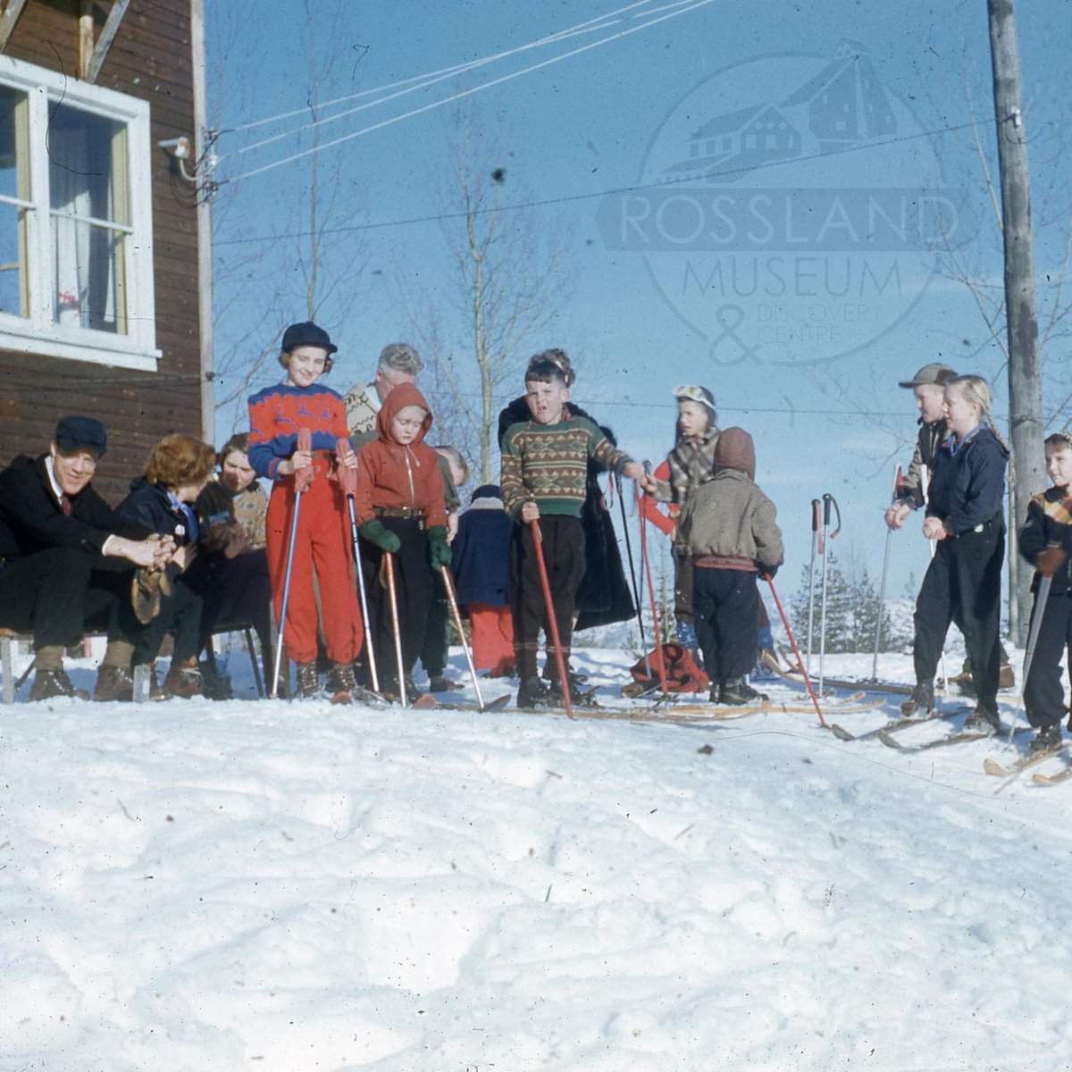 redresort tweet media