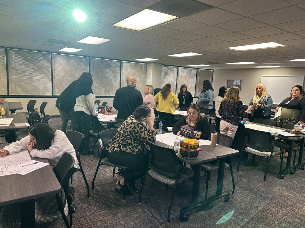 Let's Get Sirius About STAAR! Campus coaches and MCLs having collaborative 'cafe' conversations about how to use data to drive their STAAR review instruction! #lead4ward #instructionalstrategies @ElarEcisd @JaimeMi50367314 @drliliananez