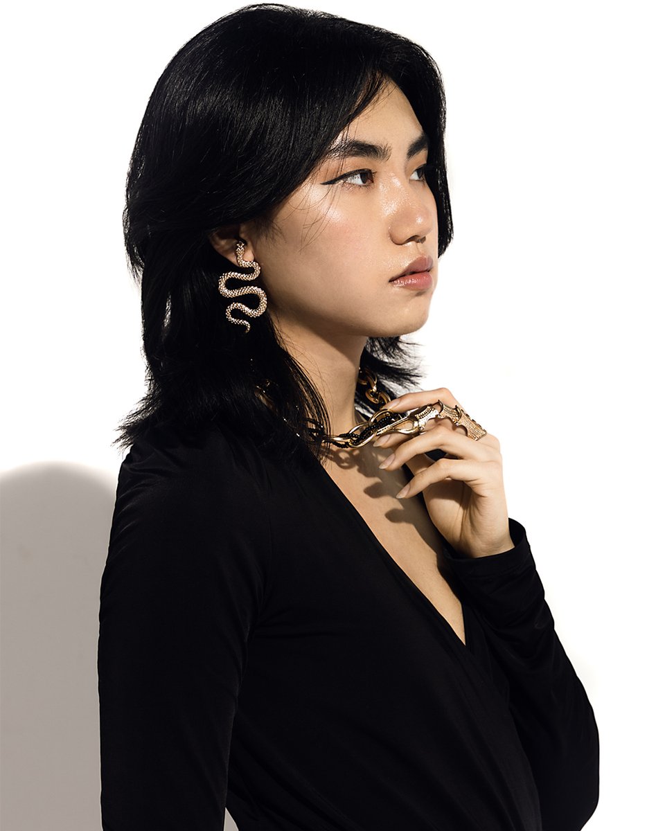 studionirvaani's tweet photo. I had a few photographers in my DM's in the last few years asking for a workshop. I finally caved and decided to host one! Here is my take the the images we shot. More to come. 

#fashionphotography #editorialphotographer https://t.co/29JvamgIFS