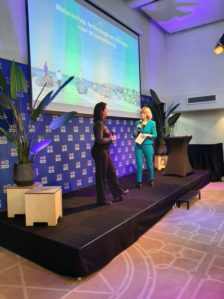 De komende jaren willen we inzichtelijk maken hoe #wetenschap, #technologie en #innovatie kunnen bijdragen aan maatschappelijke opgaven, met oog voor publieke waarden. We zijn heel benieuwd naar de visie van de aanwezigen op onze plannen. Waar zien ze kansen voor samenwerking?