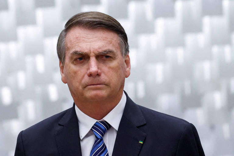 UOLNoticias's tweet image. ➡️ Bolsonaro volta ao Brasil na quinta (30) em voo comercial e terá recepção de Valdemar e Braga Netto