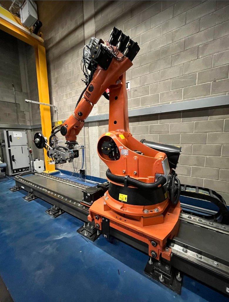 SRPe project spotlight focuses on Helena Pérez Martín from the University of Edinburgh who is working in collaboration with industry partner Hexcel to study composite materials  destined for aerospace applications ✈

Read all about Helena’s work:
lnkd.in/emtf46wi