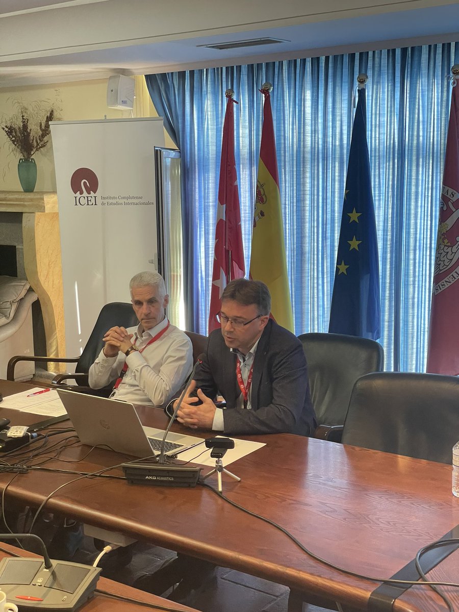 ucm_icei's tweet photo. Segunda presentación del panel a cargo de Lázló Csonka (Centre of Excellence for Future Value Chains, Budapest Business School) bajo el título “Global Value Chains and innovativeness in Hungary”. #CatChainWorkshop #CatChainProject https://t.co/k7fUNhEXqy
