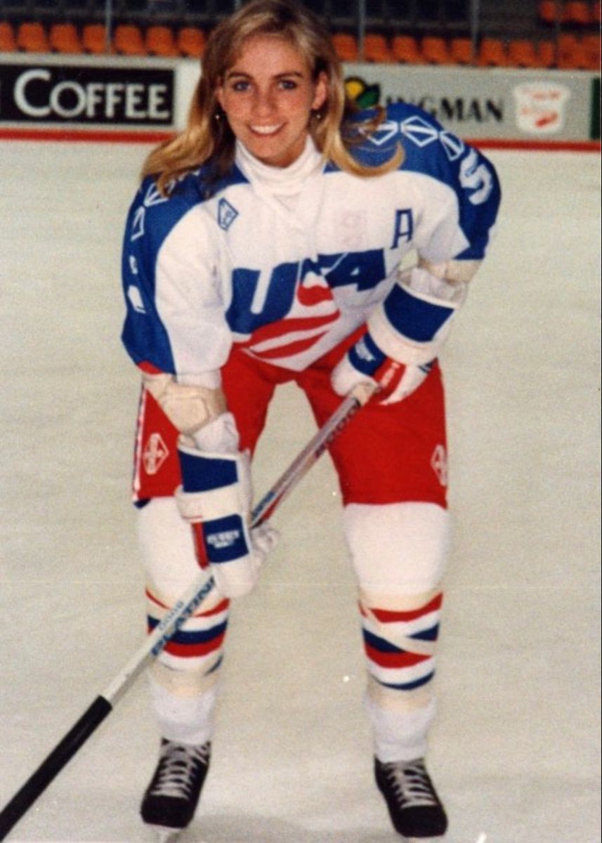 Nicovertime's tweet photo. I think we can all agree that Ellen Hughes is everything you want in a perfect hockey Mom https://t.co/vlIp0j1OTN