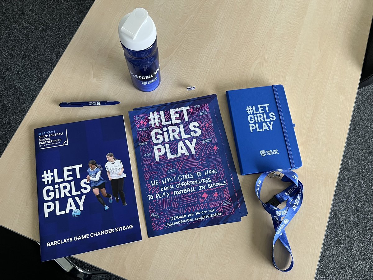 johnspencepe's tweet photo. Great session with @YouthSportTrust and the #FAGirls team for the @BarclaysUK Game Changers training. Great input from Niamh, @MontyTrackStar and @NicenNeetz - Ruby and Holly are geared up and ready to go! https://t.co/SBcsIWXnM5