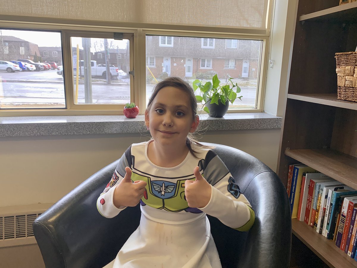 HealeyHeather's tweet photo. This student is reaching to infinity and beyond - she has hopes of becoming a scientist one day! Her favourite thing about school is having Mrs.Aarts again this year! #ChitChatCafe #sciencegirl #goals @MrsAarts @alcdsb_rosa https://t.co/gOJ65gFYqC