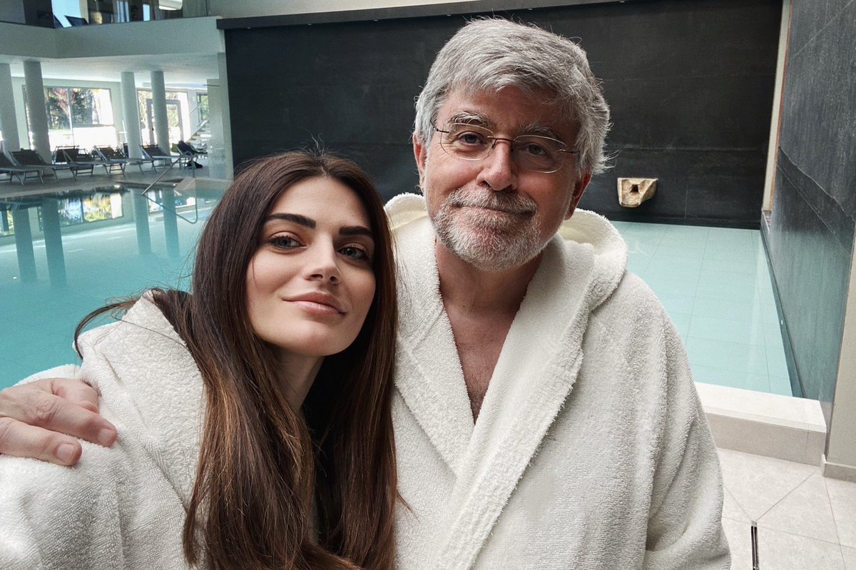 FlorasRunway's tweet image. 🐻🫶🏻❤️ Love u #Papy