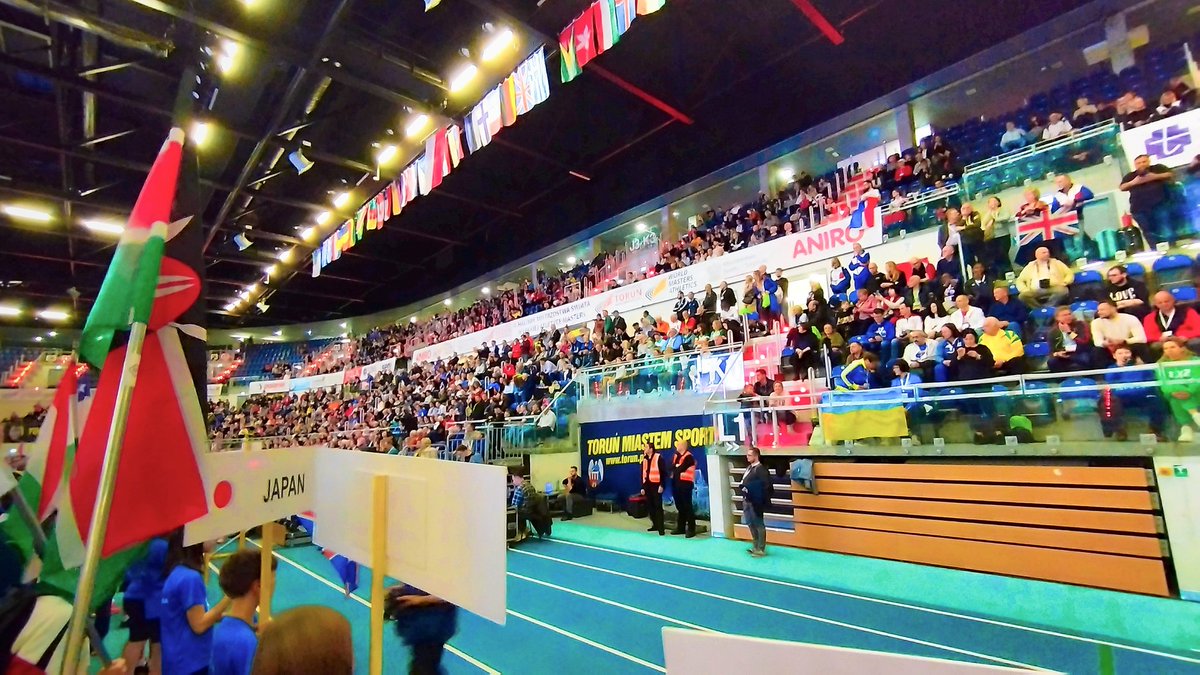 Lappo357's tweet photo. Opening ceremony.🤩🎉 88 countries,4143 athletes. #World #Masters #Athletics #Championships #Indoor 2023.👍 Team #Latvia is ready!🇱🇻 #WMACI in #Torun #Poland
//
Atklāšanas ceremonija.🤩 88 valstis,4143 dalībnieki. Pasaules Čemp. #Vieglatlētikā Senioriem 2023.👍 🇱🇻 @athleticslv https://t.co/LlEoinlotP
