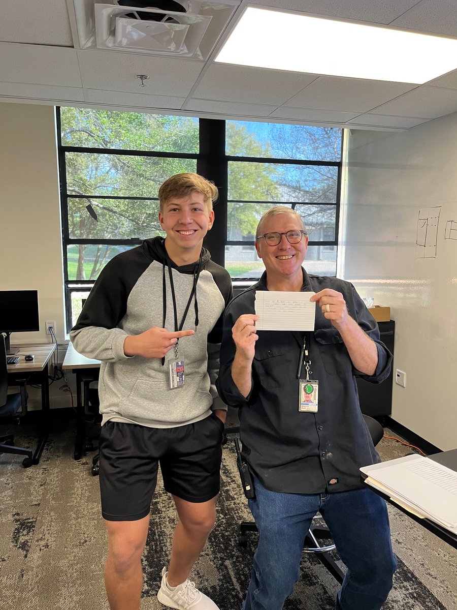 SilverStag12's tweet photo. Thank you Mr. Huff for being a great teacher and influence! You helped me chose what I wanted to be and you are one of the most flexible guys I know for school.
#JAGCOMP23 @HeritageFtball https://t.co/UVVfDd7E4g