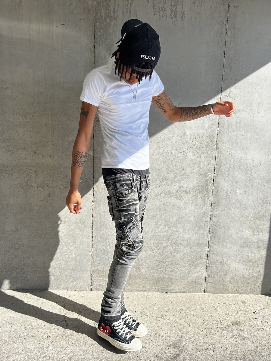 MelloFrmLr tweet media