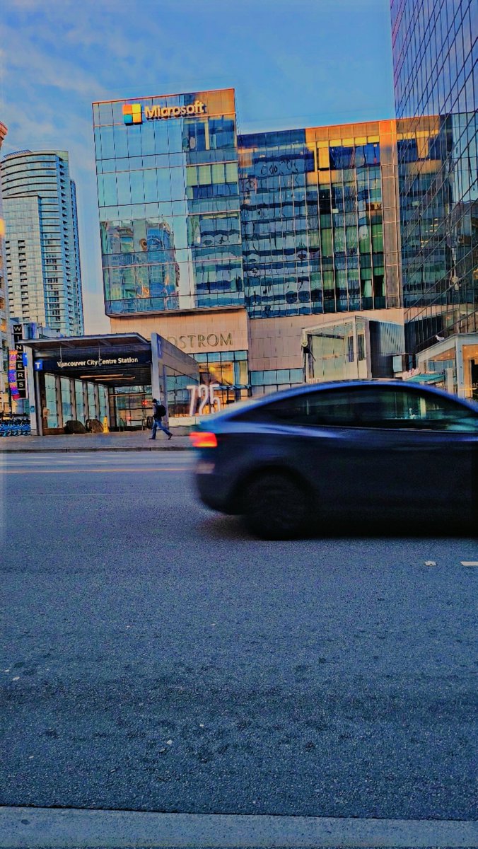ShotsByJCog88's tweet photo. #Tuesdayvibes #MyTranslink #Downtownvancouver #vancity #vancitybuzz #beautifulbc #MorningShot #HDRPhoto #ZFold3photography #photographers #photooftheday #photographylovers #photographer #microsoftbuilding #happytuesday #ShotsByJCog88 https://t.co/GSrMLfb3Gq