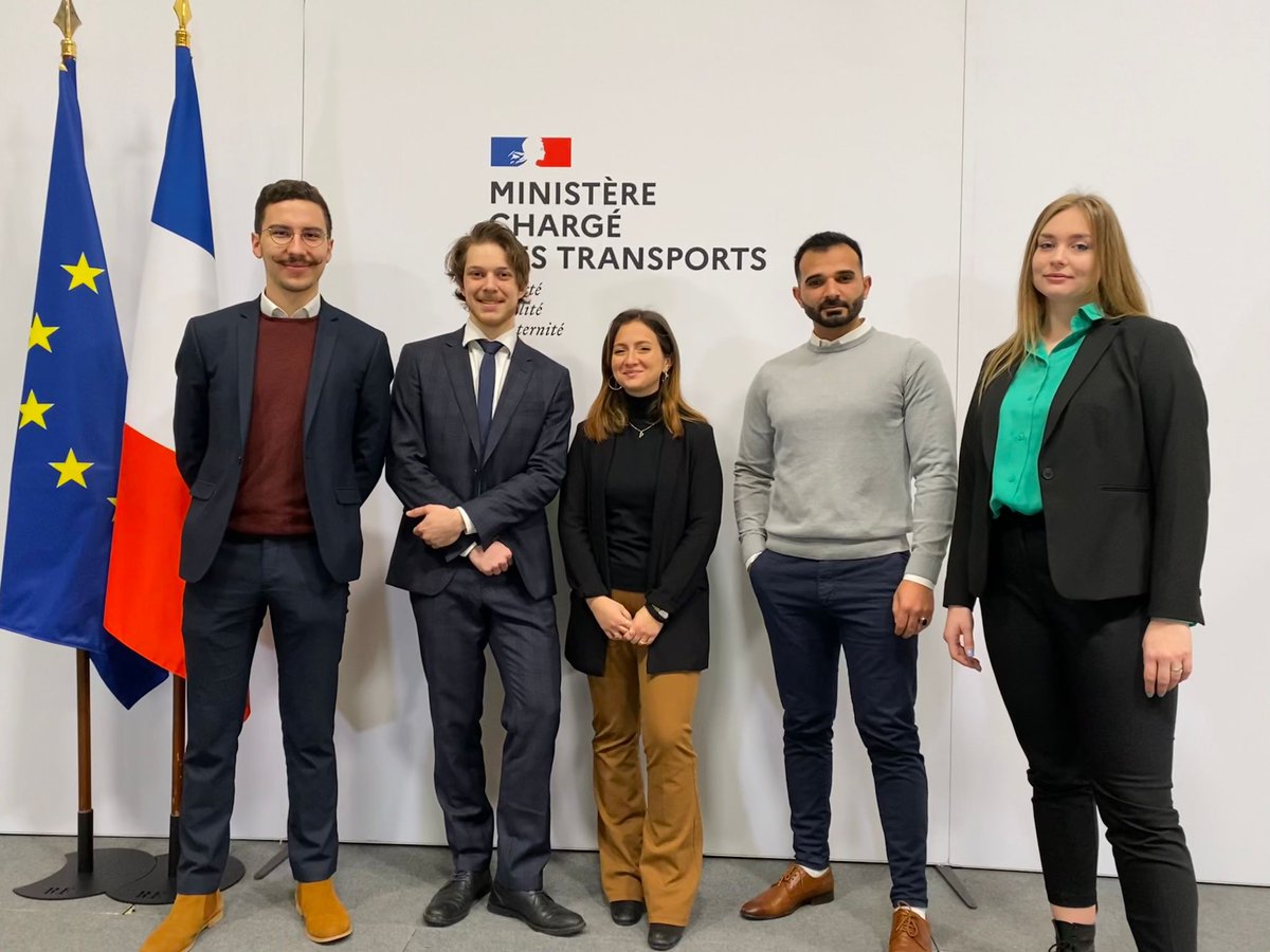 Paul_DyjakV's tweet image. Proud to have participated in the second #europeanhackathon on sustainable mobility organized by @UGustaveEiffel and #AFIT ! 3 days to think about transportation of tomorrow, closed yesterday at @Ecologie_Gouv with @CBeaune, @GillesRoussel, @fabienne_keller  and @P_Vergriete 🚄🌱