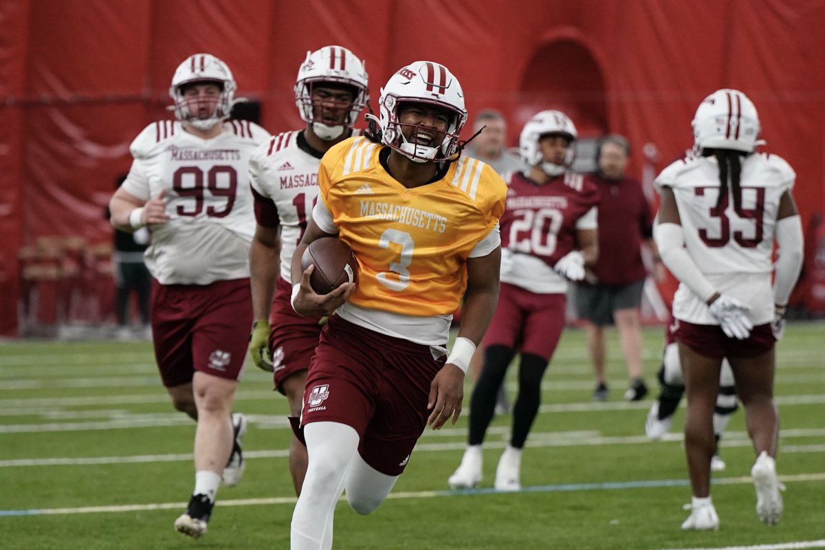 UMassFootball's tweet photo. Back like we never left 💯

#Flagship 🚩 https://t.co/ZkZxTQ7Wut