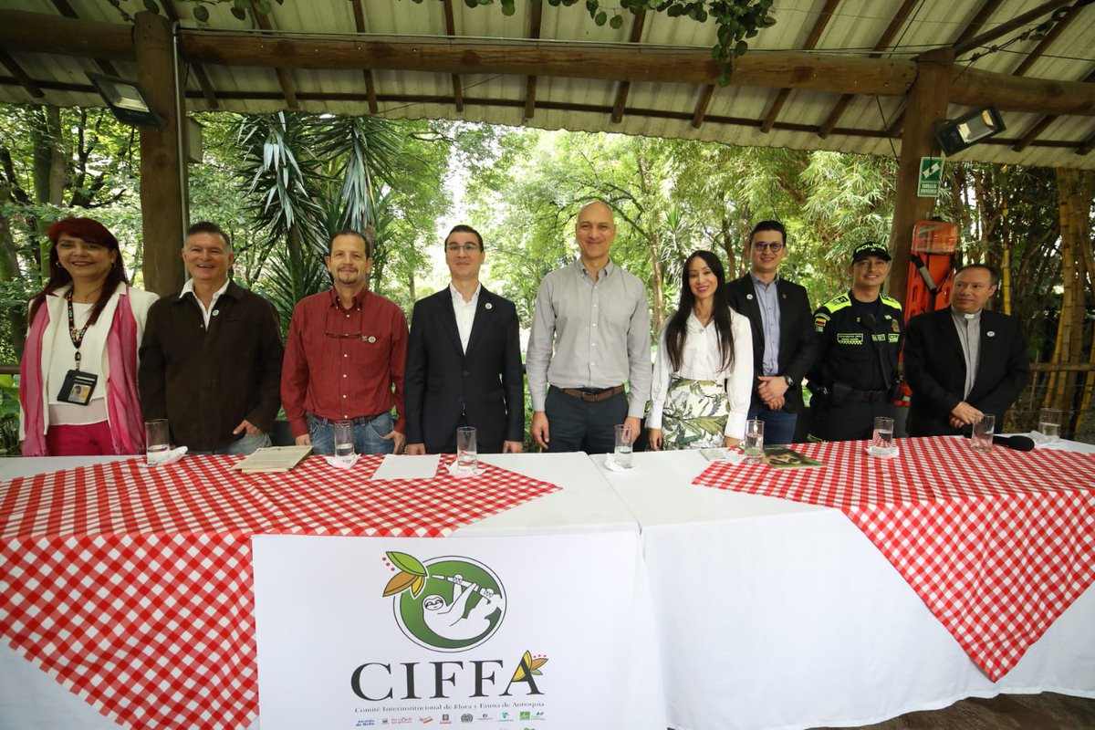 Corantioquia's tweet photo. #ConElCorazón 💚 y en equipo con el Comité Interinstitucional de Fauna y Flora #CIFFA presentamos las acciones conjuntas para proteger la fauna y la flora de Antioquia en #SemanaSanta https://t.co/d1ClAwkHpw