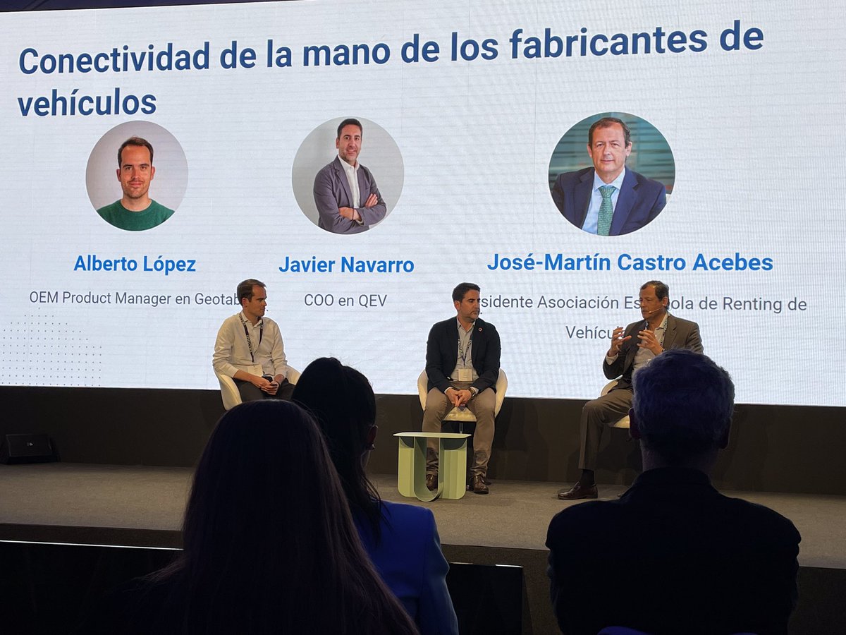 AERenting_Vehic's tweet photo. En el #partnerday de @GEOTAB. «Los procesos va a a permitir la creación de una nueva movilidad basada en la generación de valor, la seguridad y la eficiencia», @castro1164  de la @AERenting_Vehic en la mesa redonda «Conectividad de la mano de los oems», con Javier Navarro de #QEV https://t.co/AddUMhHLTd