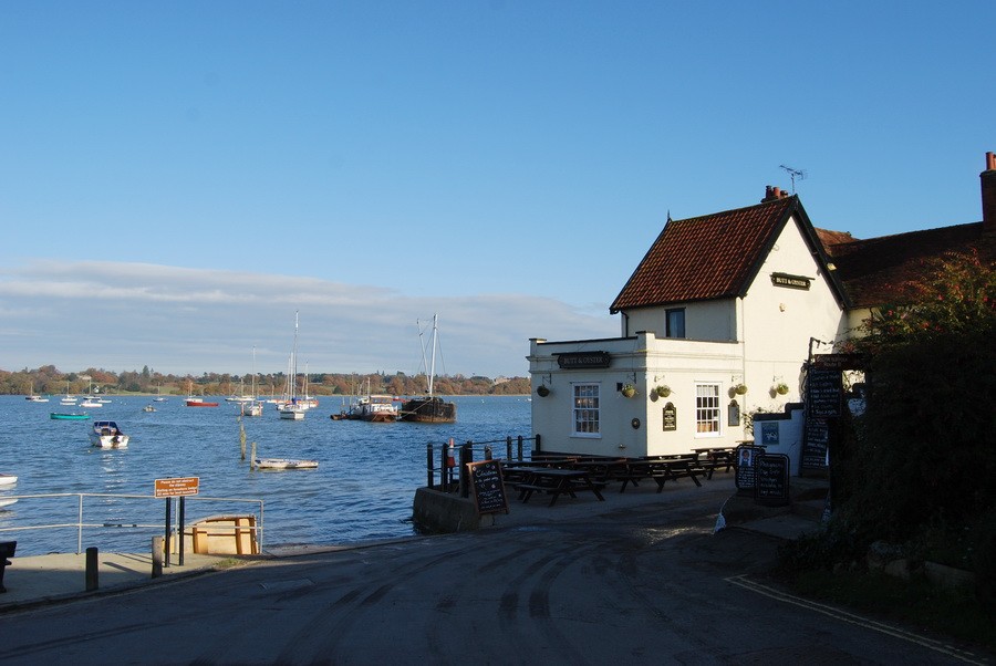 TheSuffolkMan's tweet image. Delightful #PinMill #Chelmondiston #Suffolk #RiverOrwell
