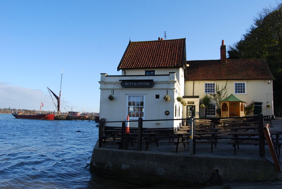 TheSuffolkMan's tweet image. Delightful #PinMill #Chelmondiston #Suffolk #RiverOrwell
