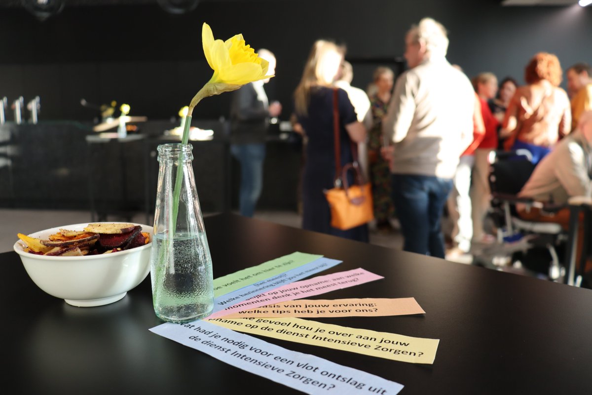 johan_hellings's tweet photo. Luisteren naar patiënten en hun naasten in het IZ Café @az_delta Inspirerend voor onze dienst intensieve zorgen en helemaal in lijn met onze ambities van #DeltaQ Veel dank aan het IZ team🙏 https://t.co/cEzHG4YqCd
