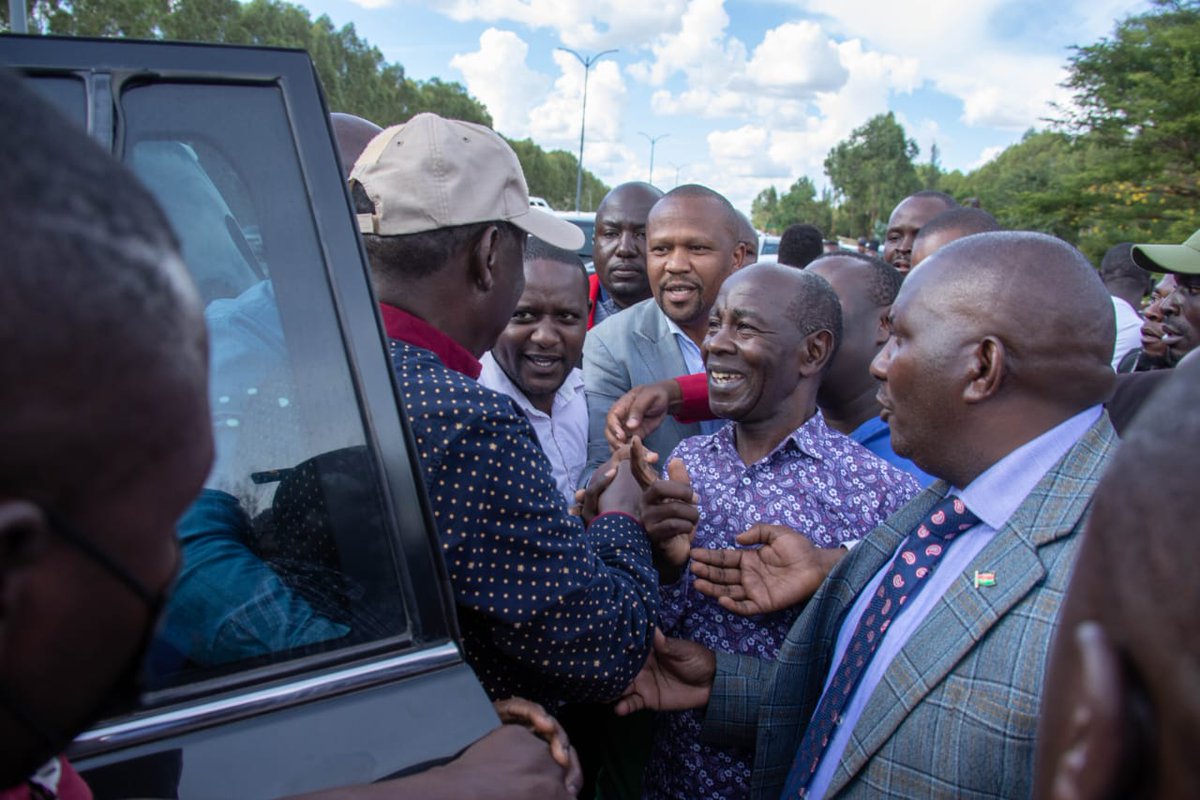 RailaOdinga's tweet photo. The country is in the hands of men who are goons at heart while pretending to be leaders and statesmen.

How does Ruto go to Germany and talk about attracting foreign investments to Kenya but back at home, he has put in place a machinery for vicious attacks on local investments. https://t.co/5KzDo6LAV9