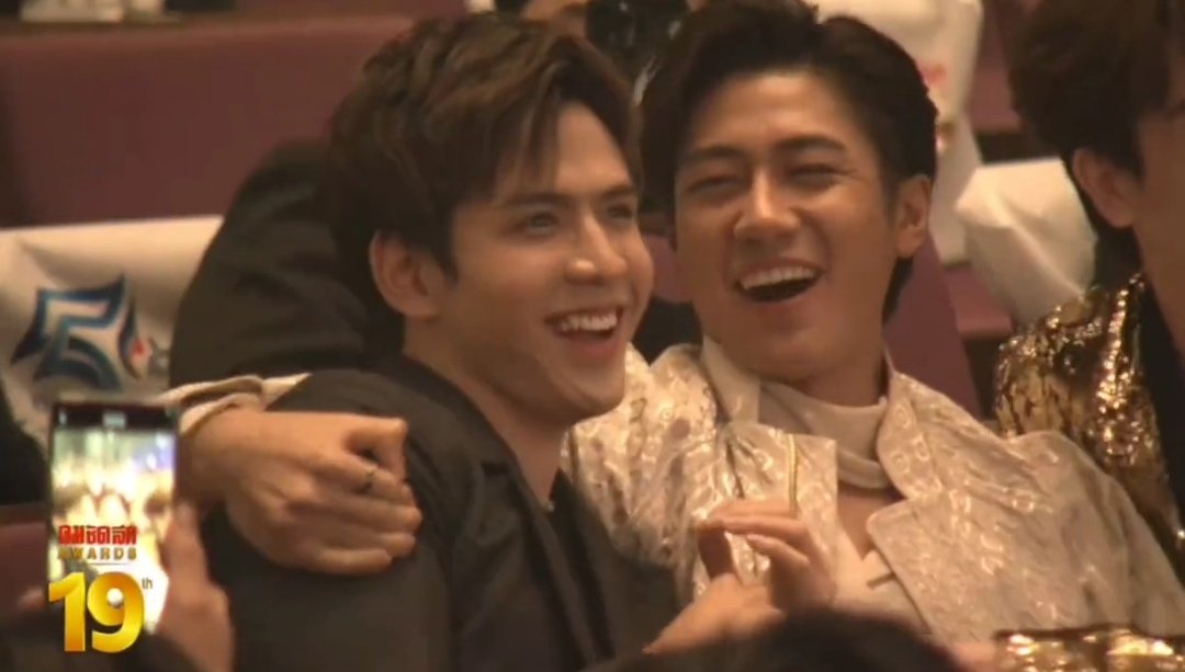 TotoedJF's tweet photo. "ผมแค่หวังว่าทุกๆความฝันของคุณต่อจากนี้ มันจะมีผมอยู่ในนั้นนะ" 
/ร้องไห้ละ 😭😭😭

JAM X FILM 
#แจมฟิล์ม
#คมชัดลึกอวอร์ดครั้งที่19 https://t.co/S6OU5WaUrJ