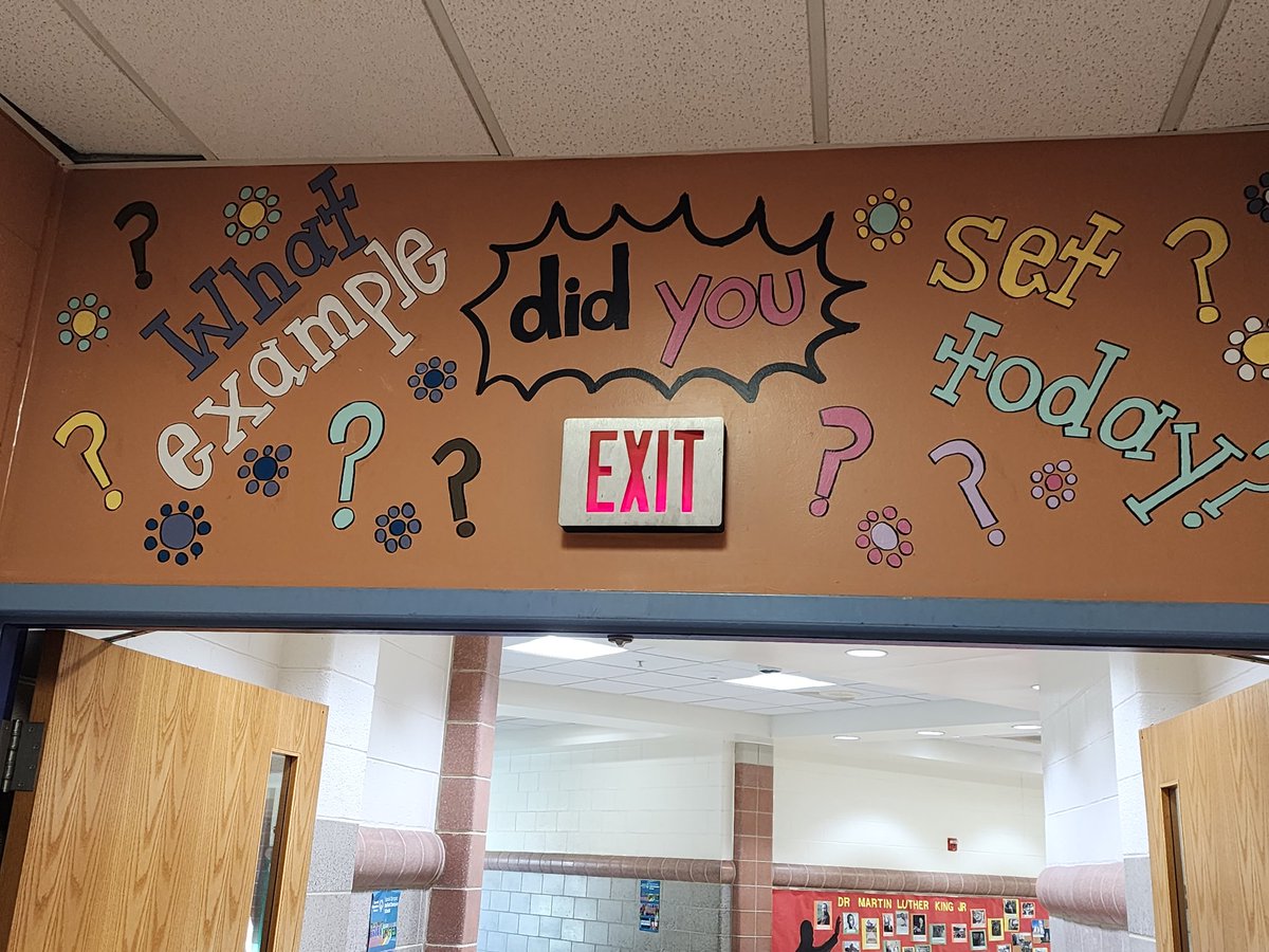 DSEAPrez's tweet photo. I spent quite an enjoyable morning at  Southern Elementary.The hallways of this school are warm and inviting.  I had the chance to see old colleagues and Dr. Reads A. Lot was a big hit with the students!  Success all the way around.  Thank you, Ms. Nova for the invite! #sosharks https://t.co/JbyNlPAPXQ