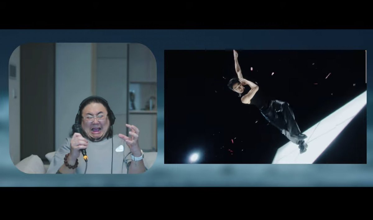 ชอบดู form of therapy รีแอคมากจริงๆๆๆ แบบดูเอมวีนี้ครั้งแรกคือคิดถึงเขาก่อนเลยว่าเขาต้องชอบมากแน่ๆ เพราะตอนวิสเป้อคือเขาบอกว่าอันนี้แทบจะเป็นเอมวีที่ transition ดีสุดเท่าที่เขาดูมา ละคือ roar มันดีกว่านั้นมาก ดูรีแอคคือตามคาด เพิ่งเคยเห็นเขารีแอคจนหน้าเบี้ยวมือหงิกขนาดนี้55555555