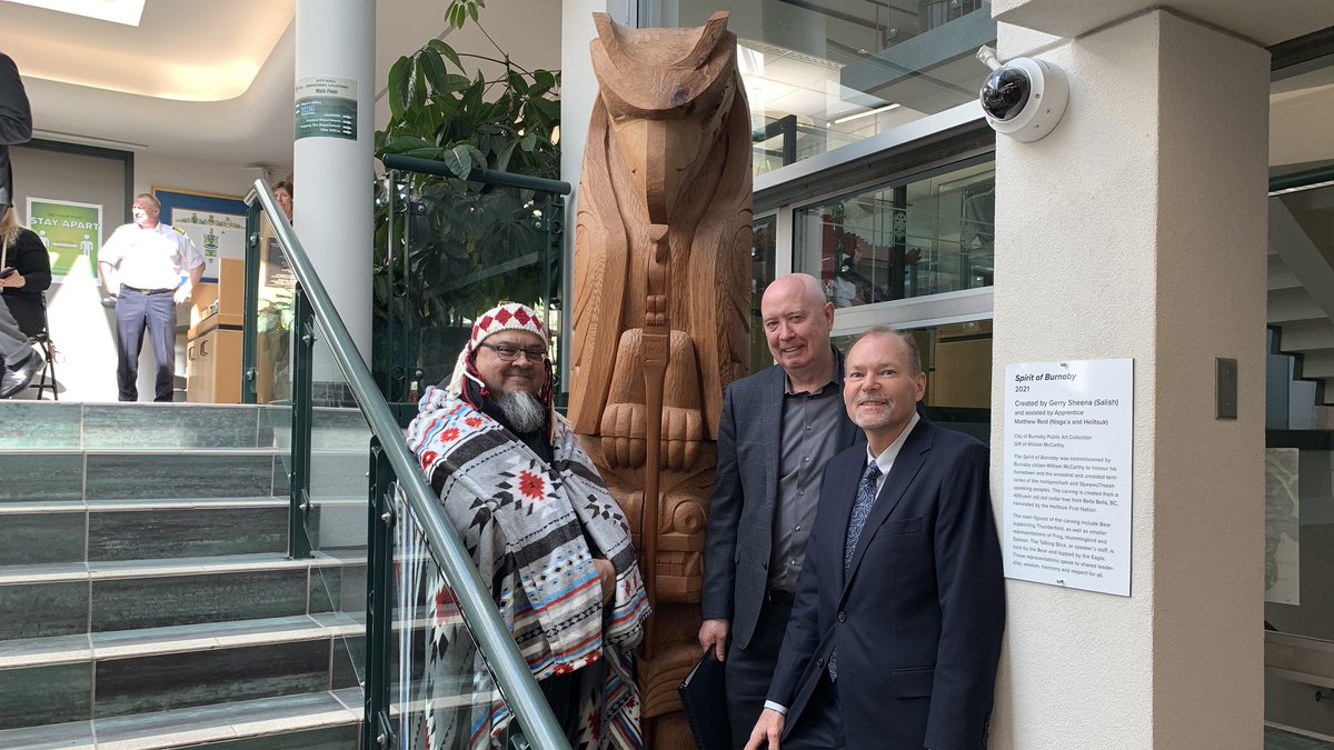 MayorofBurnaby's tweet photo. We were honoured to witness a brushing off ceremony conducted by members of the Tsleil-Waututh Nation of The Spirit of Burnaby at City Hall. The carving by Salish artist Gerry Sheena and apprentice Matthew Reid was commissioned and gifted to the City by Burnaby's William McCarthy https://t.co/Z4b3FT9OG0