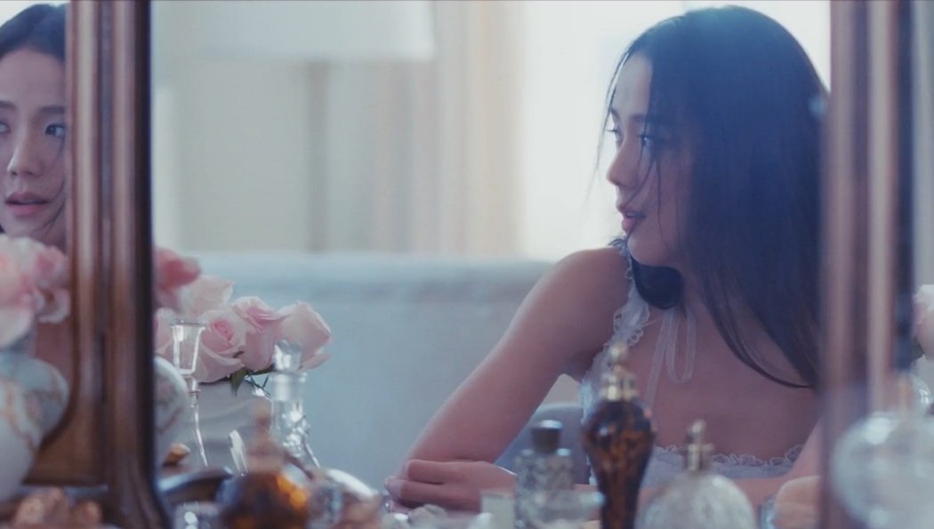 HaTran712178's tweet photo. Mê quá đm

FLOWER MV TEASER 
#MEin2Days #FLOWER #JISOO @BLACKPINK https://t.co/hAKlDzlpQ6